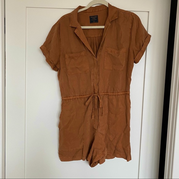 Abercrombie & Fitch Pants - Utility style romper
